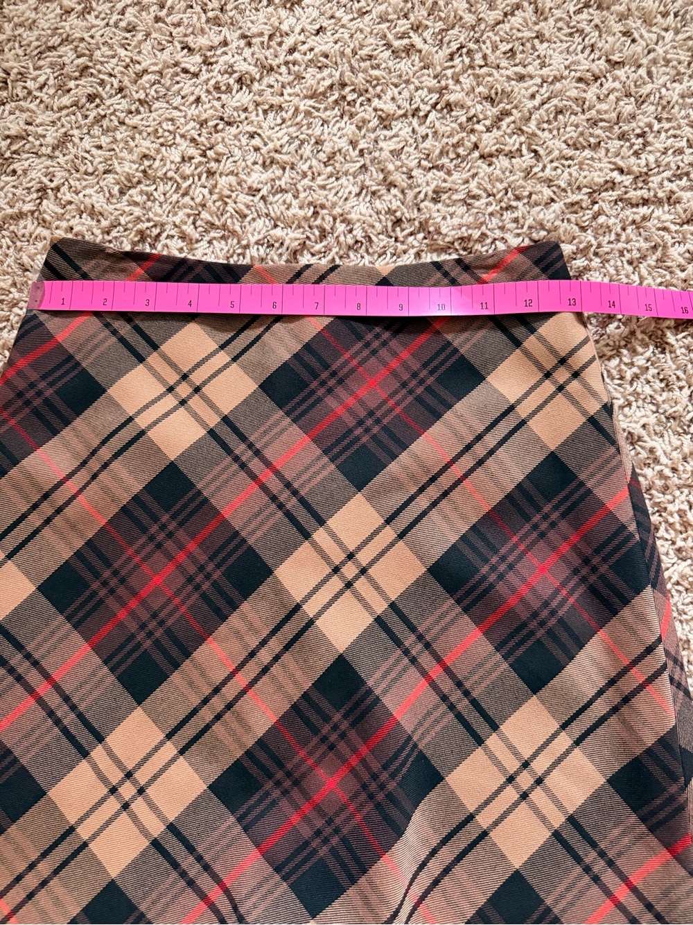Amisu Tan, Black and Red Plaid Mini Skirt - Picture 4 of 5